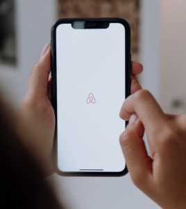 airbnb app screen